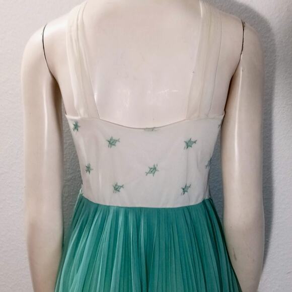 Vintage ROGERS Negligée 1960s Pleated Chiffon SZ 36 M Green Cream Embroidered - Picture 4 of 8